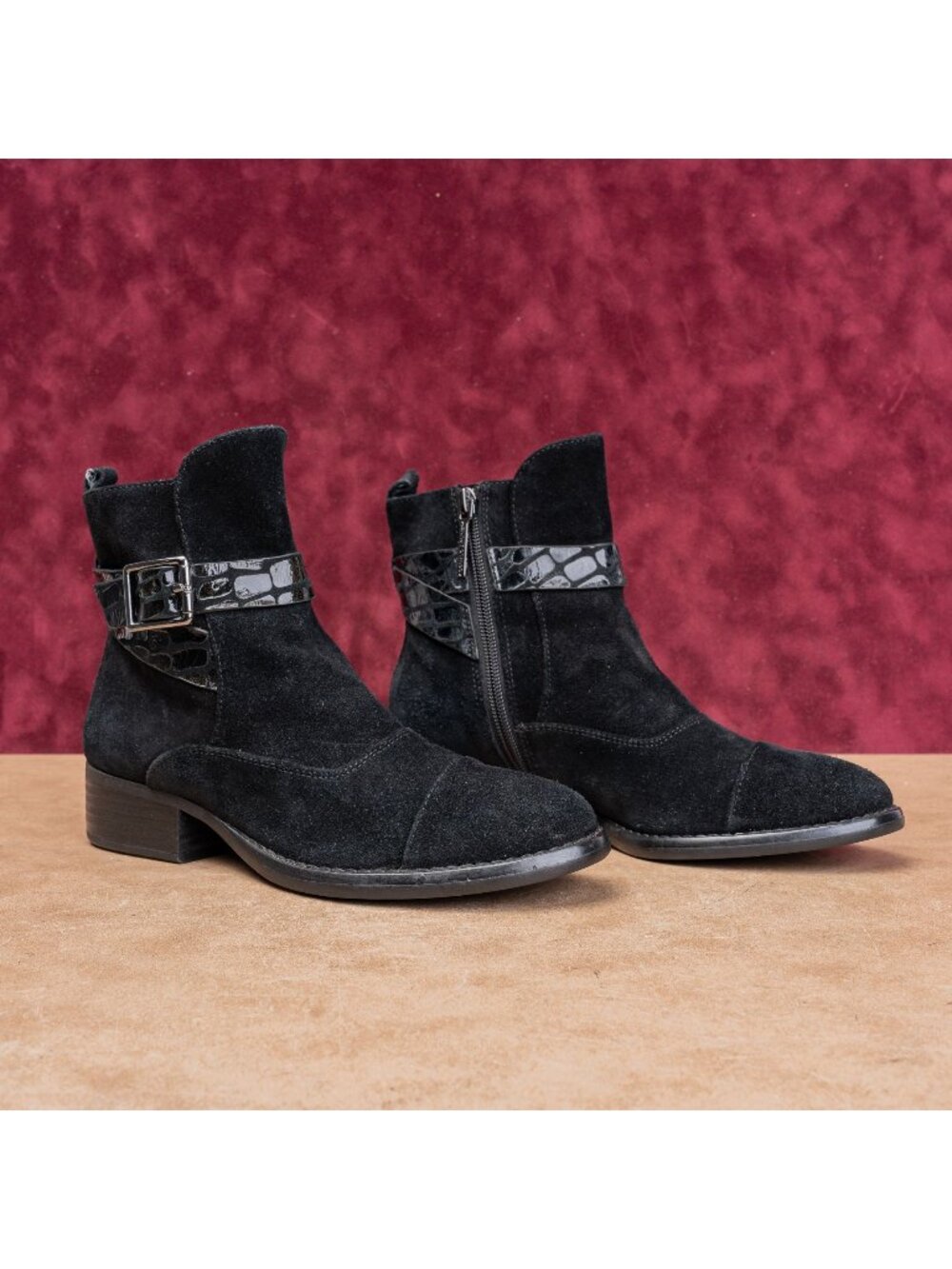 Donald Pliner Women Vintage Y2K Matte Black Suede Moto Zip Ankle Boots sz 6.5